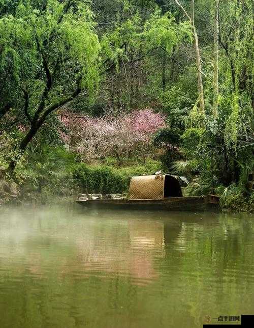 桃花洞口溪水潺潺处别有一番景致